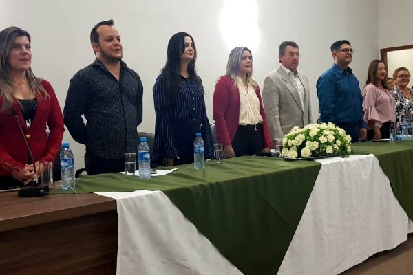 Imagem: Mara participa de formatura em Anastácio