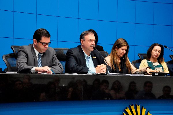 Imagem: Audiência contou com participação de autoridades diversas e representantes da área de saúde