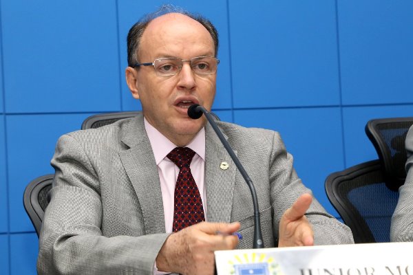 Imagem: Mochi indicou implantação de rede de energia elétrica no Assentamento Magno de Oliveira