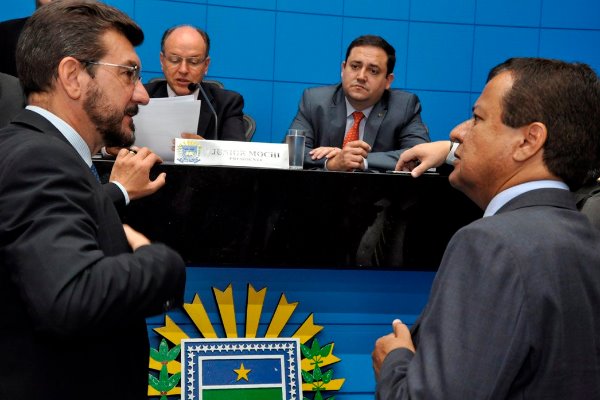 Imagem: Deputados aprovaram duas propostas na sessão plenária de hoje