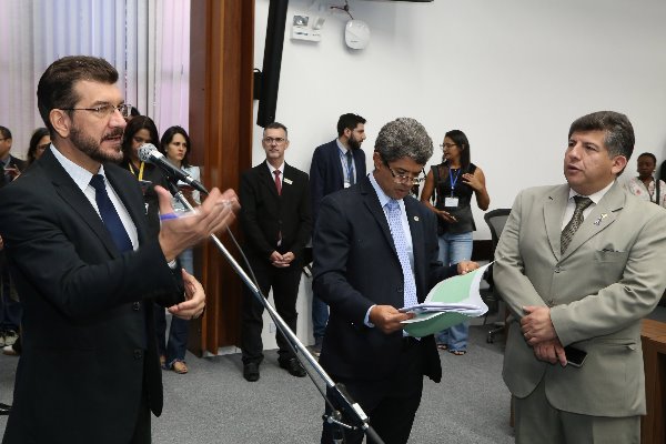 Imagem: Cada deputado pôde destinar R$ 1,5 milhão em emendas