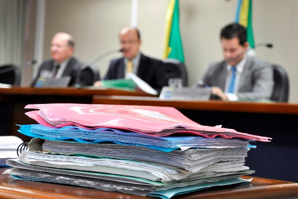 Imagem: Três matérias também foram distribuídas