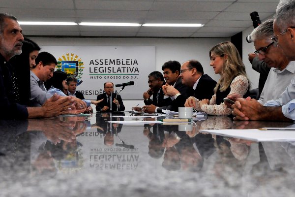 Imagem: Proposições, analisadas na Casa de Leis em regime de urgência, foram discutidas durante reunião na Presidência