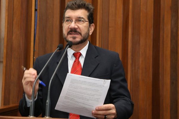 Imagem: Deputado Pedro Kemp: "Esmagadora maioria da população brasileira é pobre ou miserável"