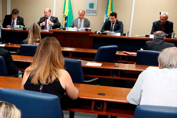 Imagem: Durante a reunião foi apresentando o balanço das atividades da CCJR em 2018