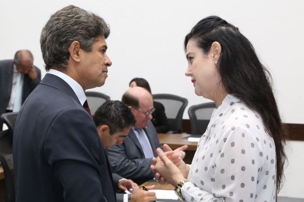 Imagem: Rinaldo e Mara convidaram a todos para sessão solene nesta quinta-feira em homenagem às mulheres