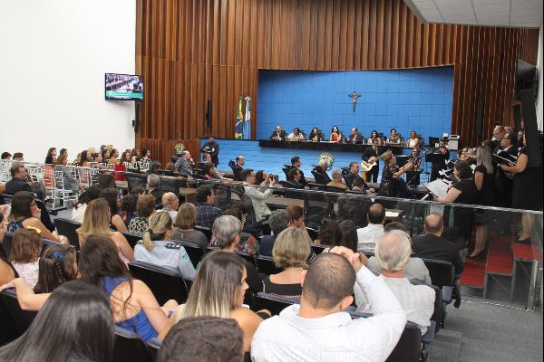 Imagem: Ao todo, 24 mulheres foram homenageadas durante sessão solene na Assembleia Legislativa