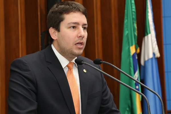 Imagem: Medida econômica pode afetar produtores de leite e preocupa deputado