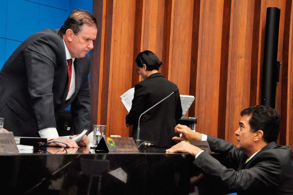 Imagem: Eduardo Rocha e Marçal Filho, à direita, que requereu a criação de novas Frentes Parlamentares