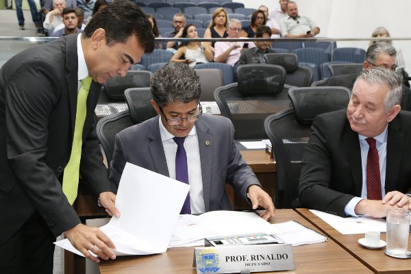 Imagem: Deputados Marçal Filho e Professor Rinaldo (PSDB), e Antônio Vaz (PRB)  irão compor as novas Frentes