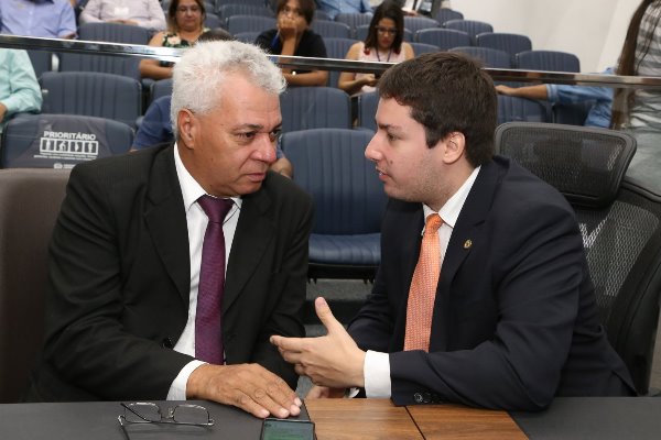 Imagem: Cabo Almi começou os debates sobre a Reforma da Previdência e a orientação do MEC às escolas sobre civismo