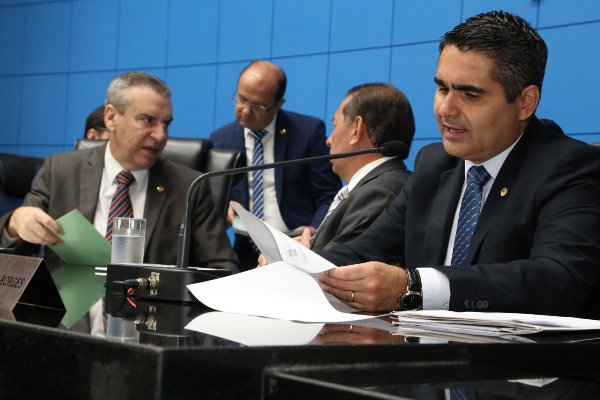 Imagem: Deputados apreciam projeto e veto durante a Ordem do Dia