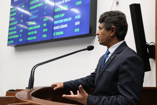 Imagem: Parlamentar defendeu ações na área da educação pra solucionar problema