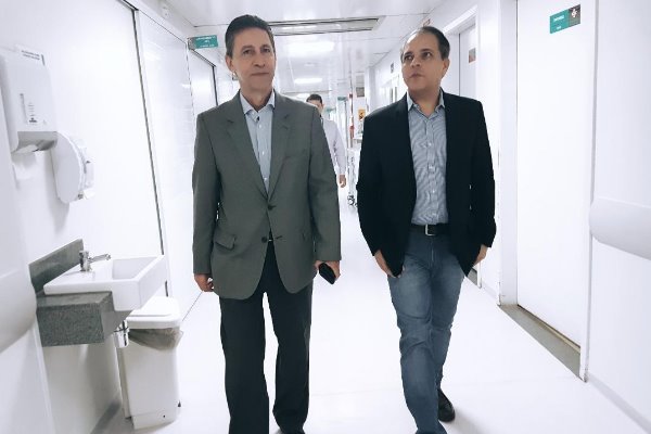 Imagem: Parlamentar se surpreende com a estrutura oferecida à população 