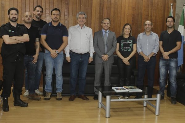 Imagem: Deputado reúne remanescentes e secretário para discutir sobre o concurso