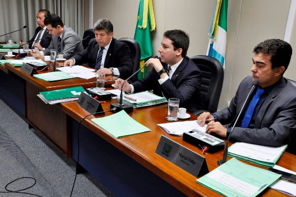 Imagem: A reunião da CCJR aconteceu na manhã desta quarta-feira, no Plenarinho Nelito Câmara