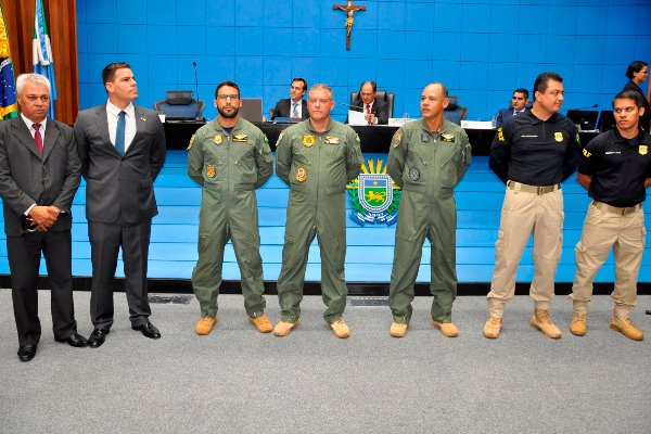 Imagem: Deputados homenagearam ato de bravura e dedicação dos policiais rodoviários