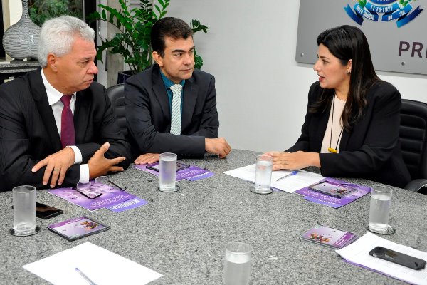 Imagem: Luciana Azambuja apresentou demandas do governo aos deputados