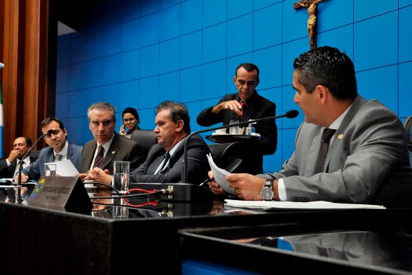 Imagem: Deputados aprovaram dois projetos de lei em primeira votação