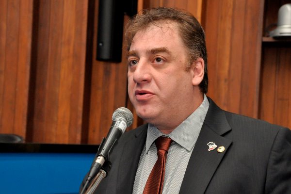 Imagem: Neno Razuk apresentou projeto para beneficiar pessoas com deficiência em contratos com planos de saúde