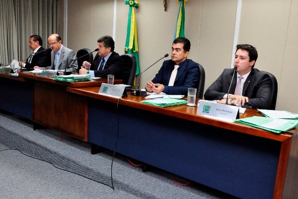 Imagem: A CCJR acontece todas as quartas-feiras no Plenarinho Nelito Câmara