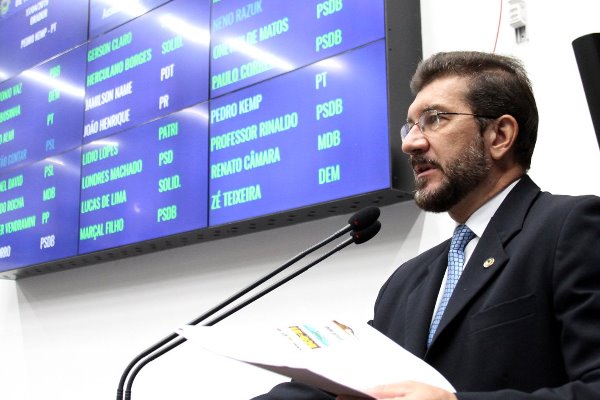 Imagem: Deputados questionam a quantidade de resíduos de agrotóxicos nas águas do País