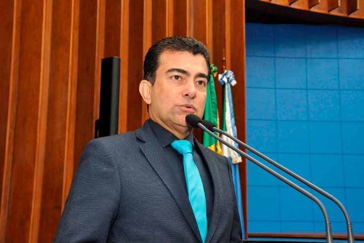 Imagem: Deputado apresentou números sobre o afastamento de professores da sala de aula