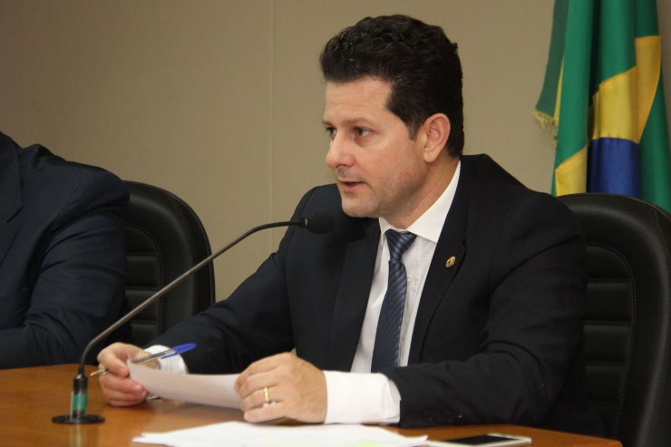 Imagem: Deputado Renato Câmara durante reunião da Frente da Pessoa Idosa no ano passado 