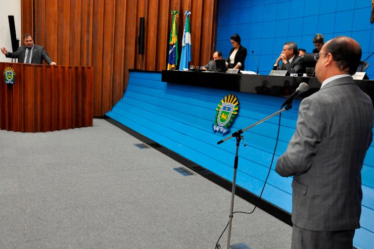 Imagem: Deputados durante sessão ordinária da Assembleia Legislativa