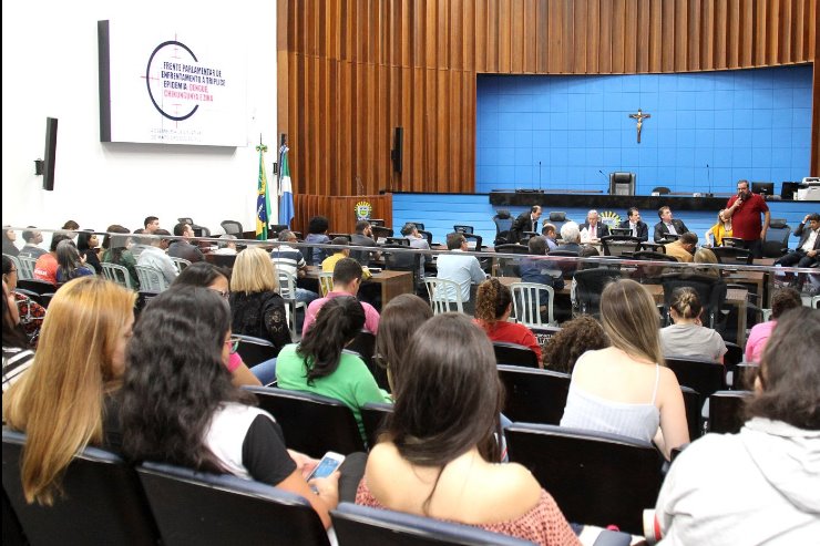 Imagem: Debate foi realizado durante reunião da Frente Parlamentar de Enfrentamento à Tríplice Epidemia: Dengue, Chikungunya e Zika