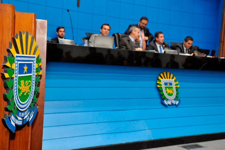 Imagem: Deputados durante sessão plenária na Assembleia Legislativa de Mato Grosso do Sul 