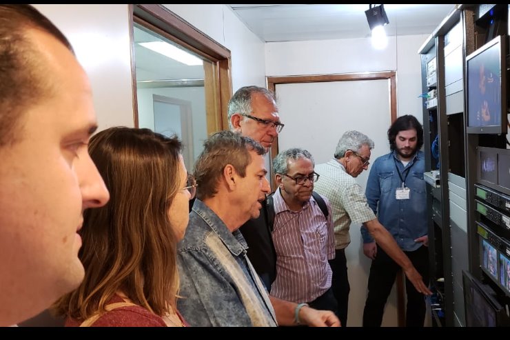 Imagem: Servidores da Assembleia Legislativa visitaram as instalação da SGI e TVE para a implantação do sinal aberto da TV ALMS