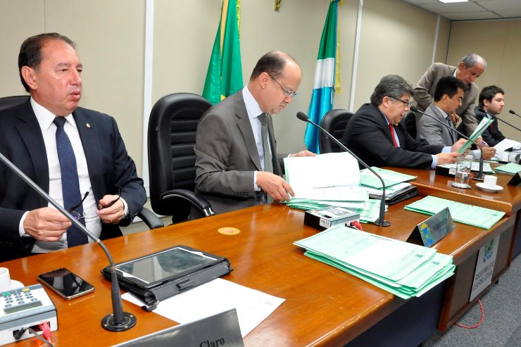 Imagem: Na reunião, também foram distribuídas outra dez matérias entre os presentes