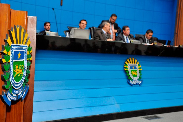 Imagem: Deputados durante sessão plenária na Assembleia Legislativa de Mato Grosso do Sul 