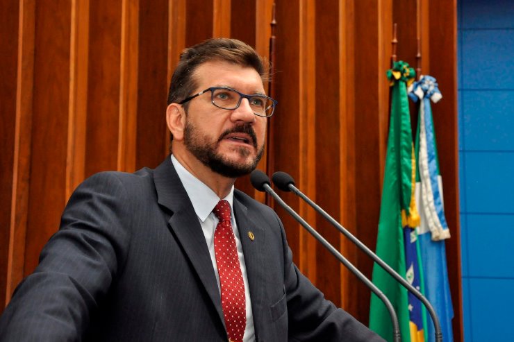 Imagem: Na tribuna, Pedro Kemp defendeu que os salários sejam pagos ainda neste mês, por meio de folha complementar