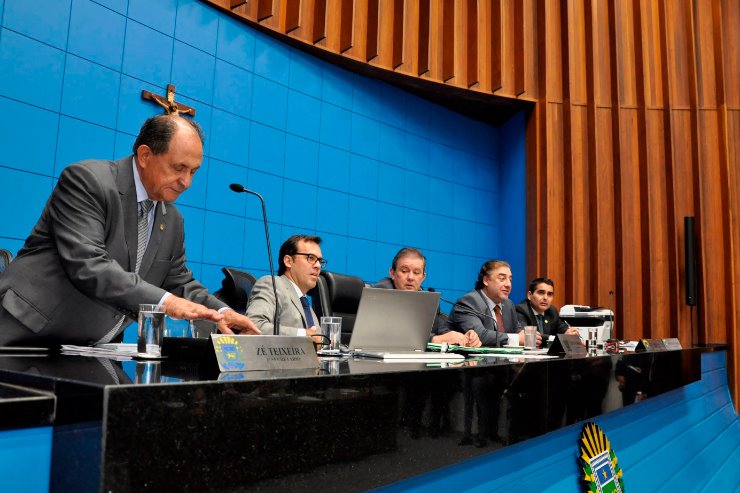 Imagem: Deputados aprovaram um projeto em segunda discussão