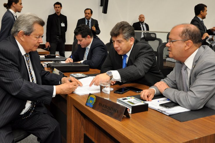 Imagem: Deputados analisaram matéria que concede imunidade tributária a hospitais