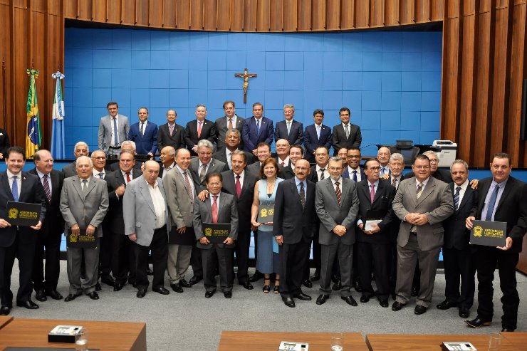 Imagem: Noite de homenagem aos deputados estaduais que da 1ª a 11ª Legislatura