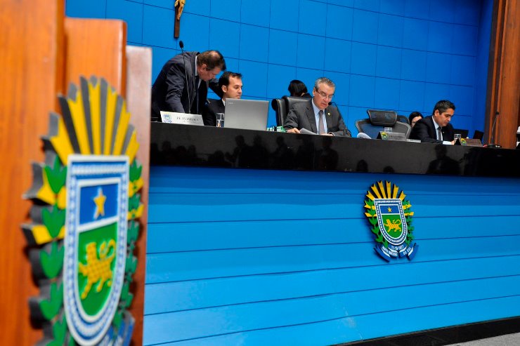 Imagem: Deputados durante sessão plenária na Assembleia Legislativa de Mato Grosso do Sul