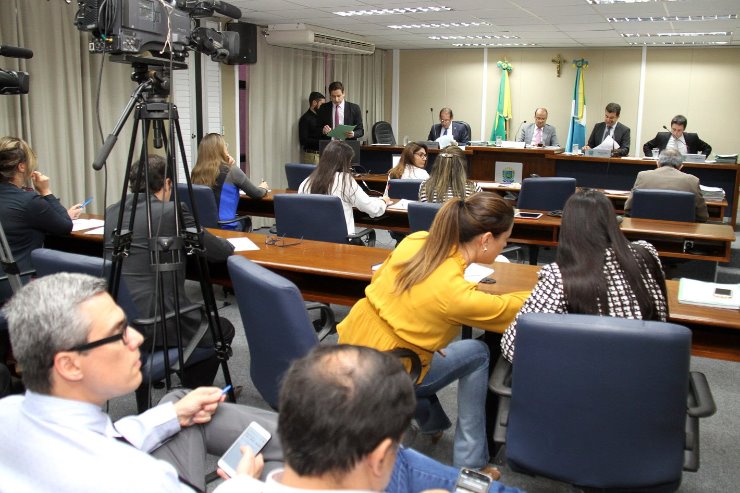 Imagem: Reunião extraordinária da CCJR foi realizada na tarde desta terça-feira, no Plenarinho Nelito Câmara