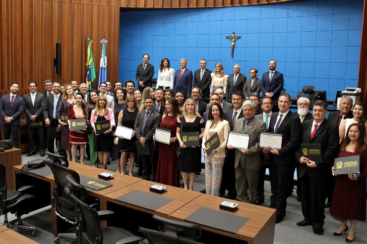 Imagem: Noite de homenagens aos procuradores-gerais do Estado, membro da PGE