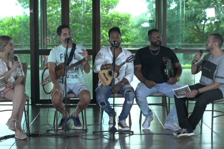 Imagem: Janaína Garcia e Cleber Aoildes são os apresentadores dessa edição