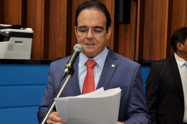 Imagem: Felipe Orro leu projeto de resolução nesta manhã