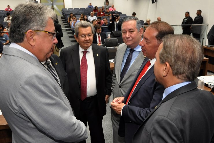 Imagem: Debates em plenário durante a sessão ordinária na Casa de Leis