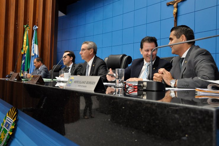 Imagem: Deputados na sessão desta quarta-feira; projeto do Executivo foi encaminhado hoje