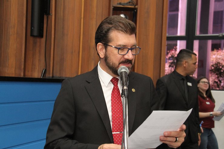 Imagem: Deputado Pedro Kemp: "A proposta é uma medida emergencial e temporária, no sentido de resguardar os servidores"