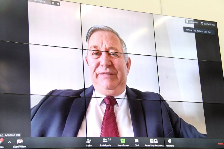 Imagem: Deputado Antônio Vaz durante a sessão plenária remota desta terça-feira