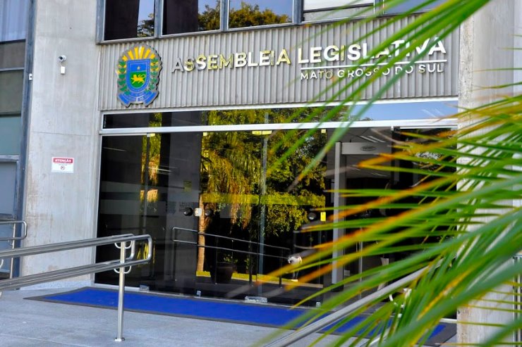 Imagem: Com a ALEMS fechada ao público, devido à pandemia, sessões podem ser acompanhadas pelo site, TV e Rádio ALEMS e YouTube