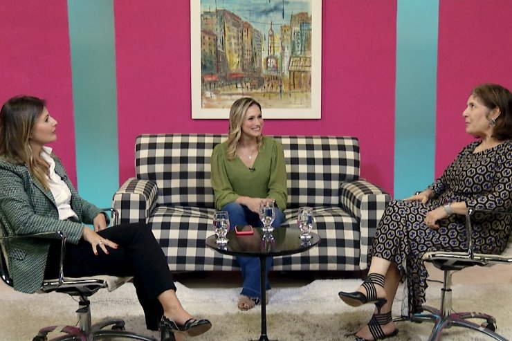 Imagem: O papo foi com a desembargadora Elizabeth Anache e a advogada Lauana Bras Andrekowisk Volpe Camargo