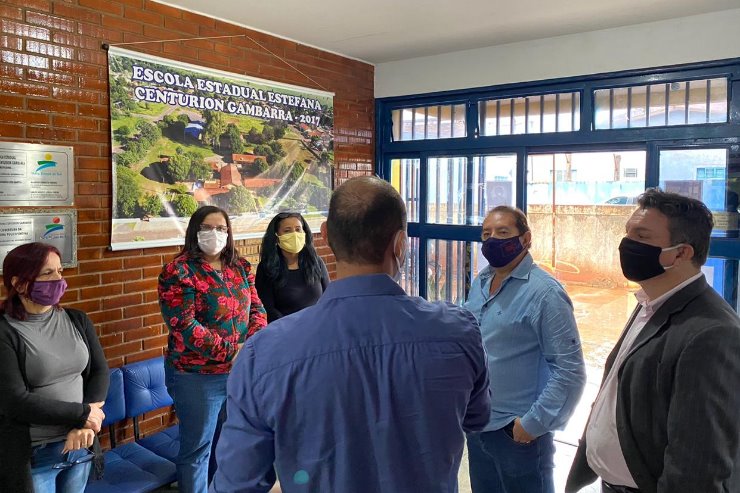 Imagem: Gerson e vereador Éder visitam a escola e verificam necessidade de obras